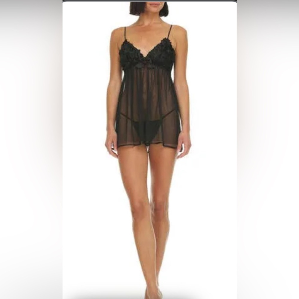 Flora Elegant Black intimate Lace Chemise